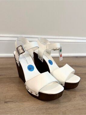 Christian Di Riccio White Adjustable Ankle Strap Sandal Wedges Size 6.5